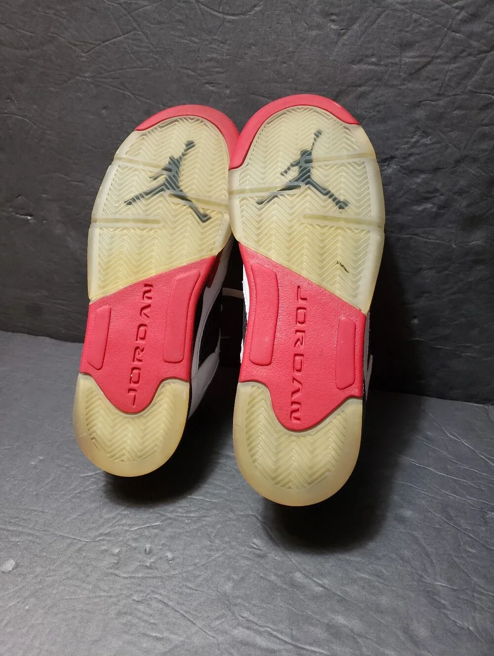 Air JORDAN 5 Retro Low Fire Red Sneakers Size 7Y
